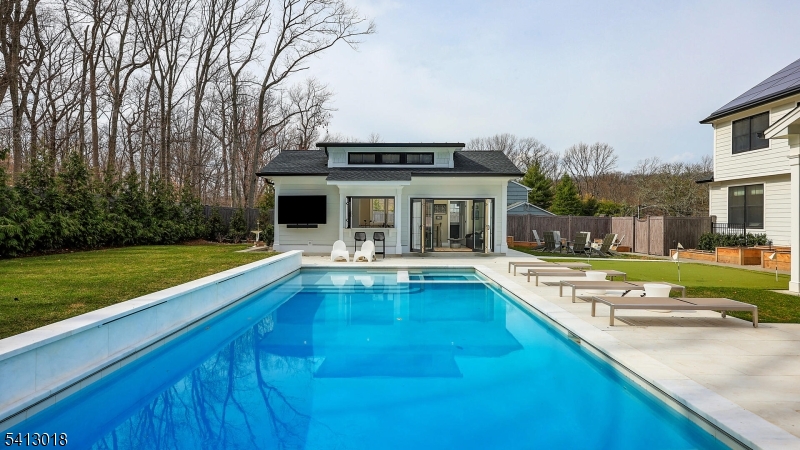 Pool house w accordion doors