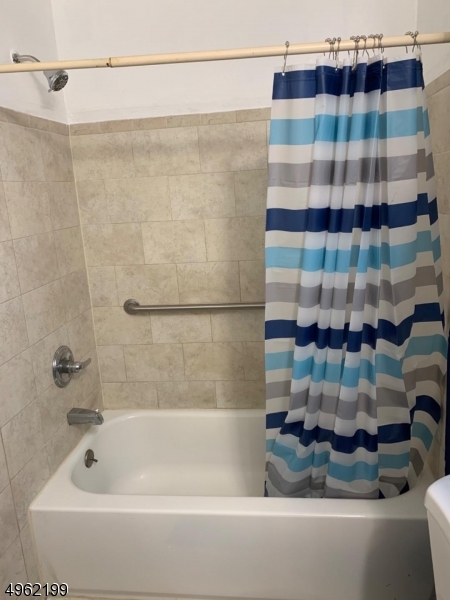 Full Bat with Tub And Shower
