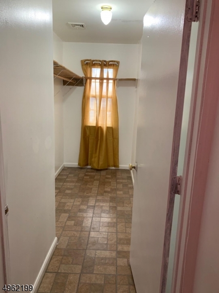 Walk In Closet from Master Be