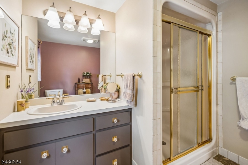 Primary En-Suite
