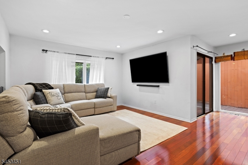 142 Riverbend Dr