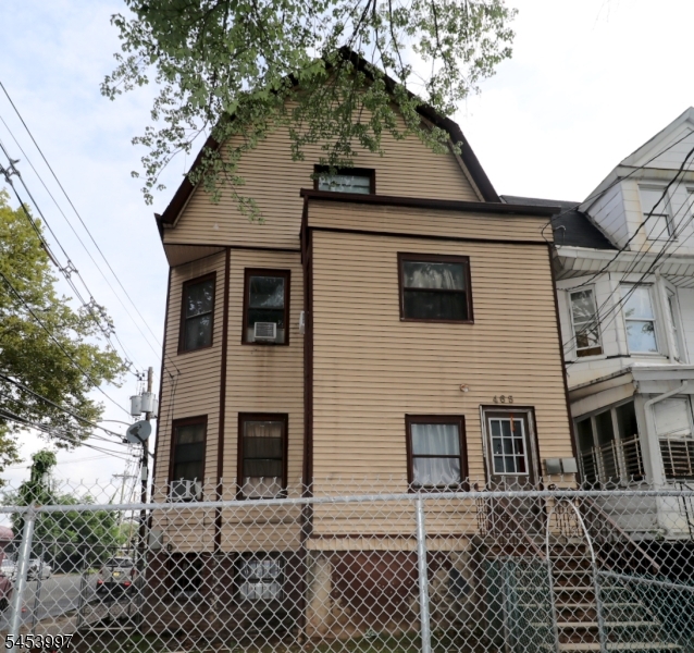 465 4th Ave