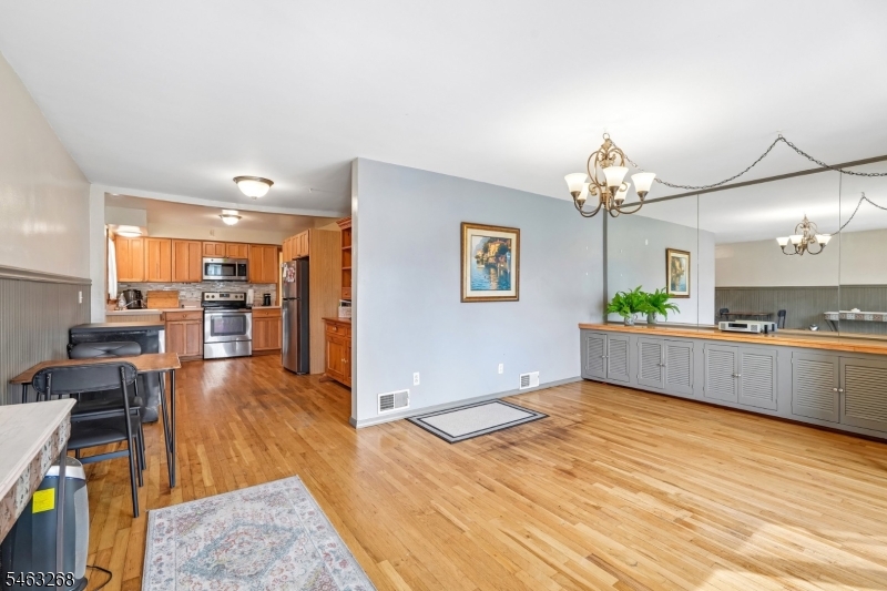 933 Mccandless Pl