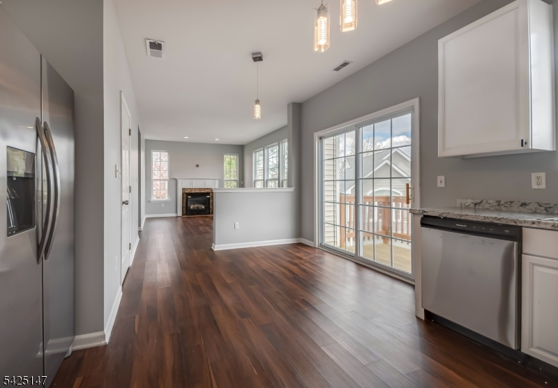 Kitchen opens to FR