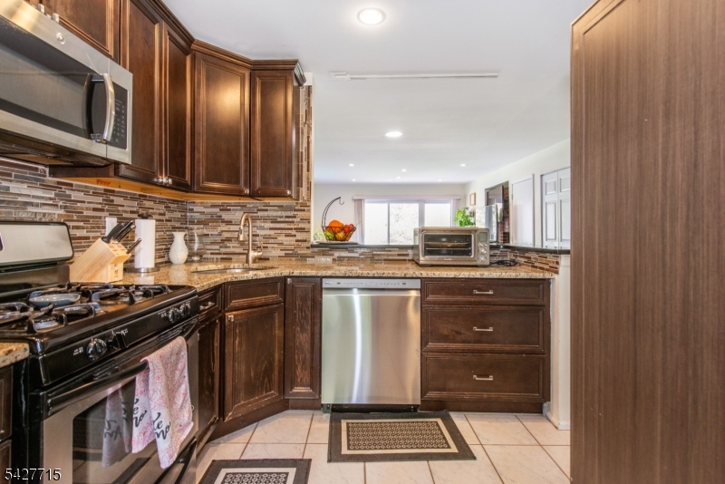Kitchen 4