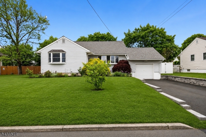 10 Briarwood Dr, Franklin Twp., NJ 08873 Listing Photo  0