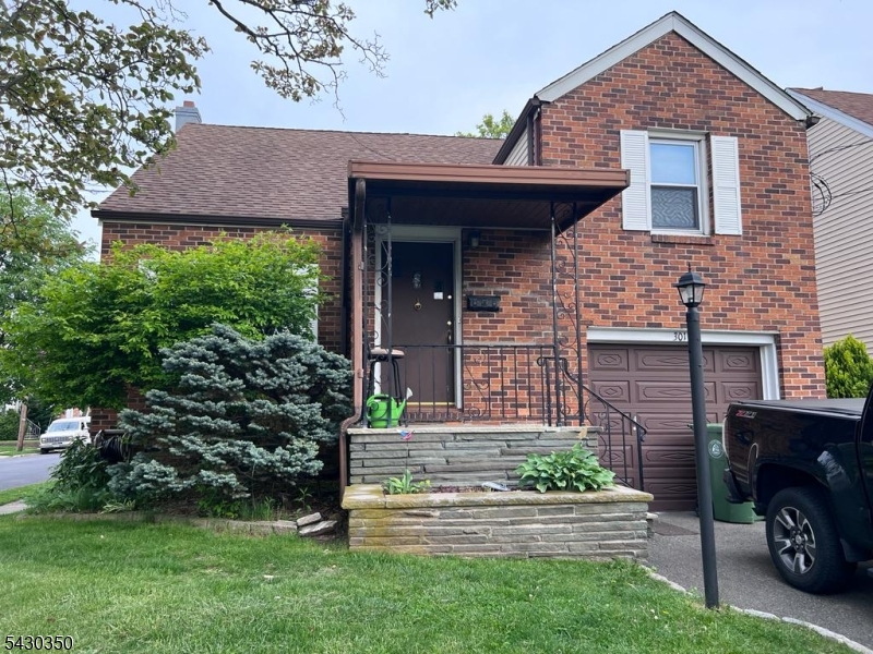 301 W Elm St, Linden City, NJ 07036 Listing Photo  0