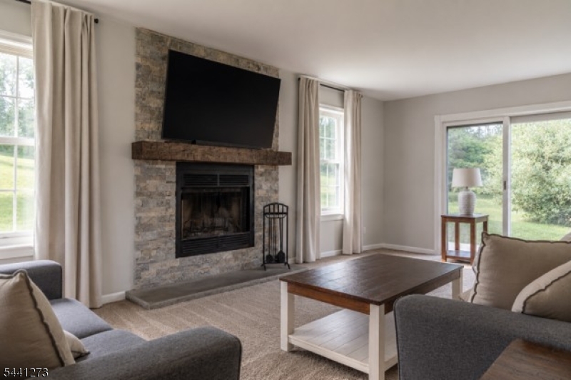 4 Fox Chase Rd