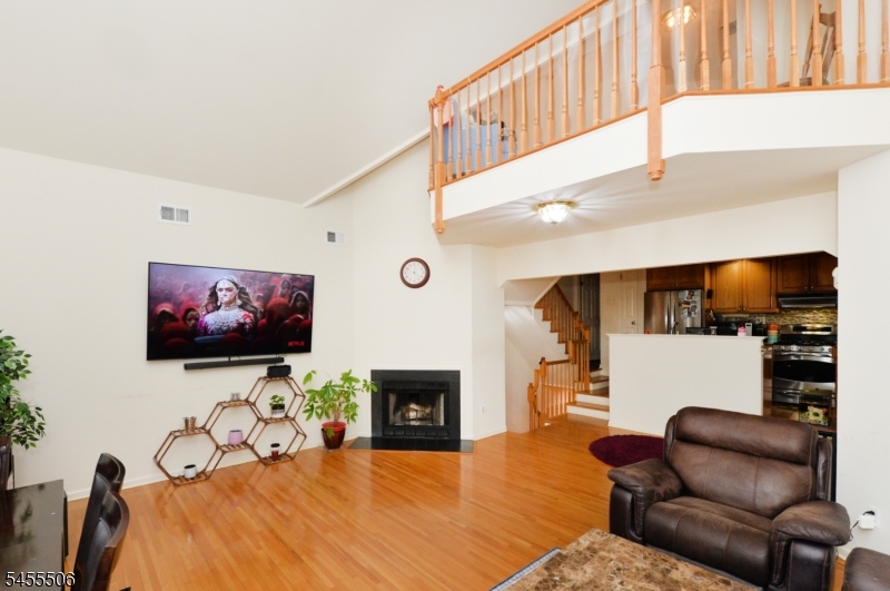 27 Tanager Ct