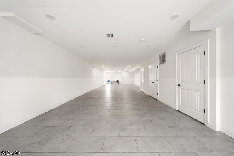 Store/ Groundfloor