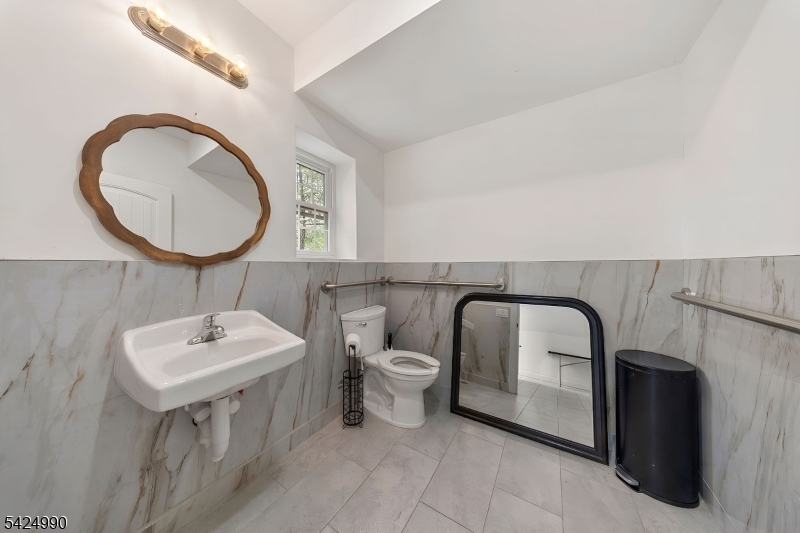 Store bathroom