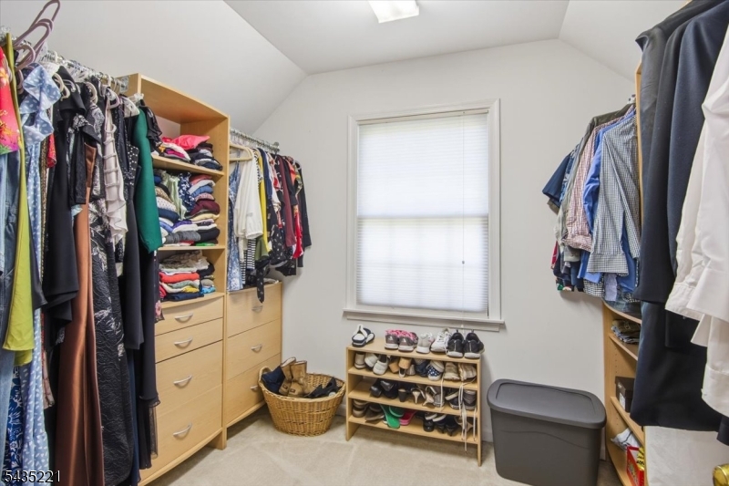 Walk in Closet- primary