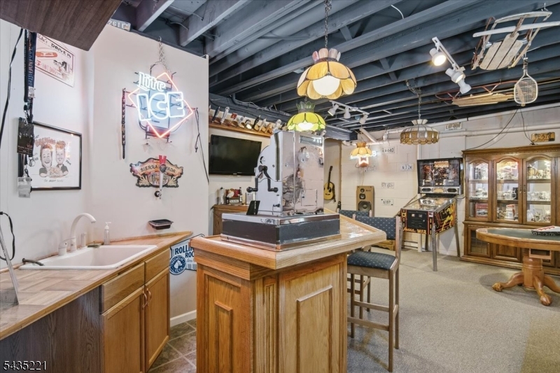 Game Room- Wet Bar