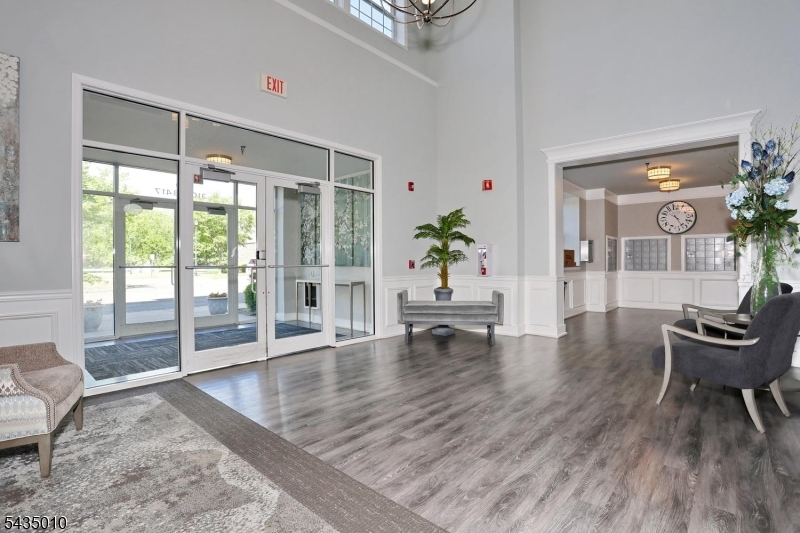 Lobby/Mail Room
