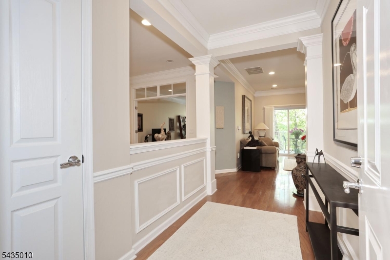 Entry/Foyer