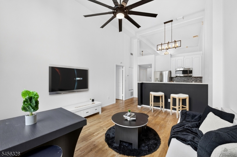 518 Gregory Ave 425 425