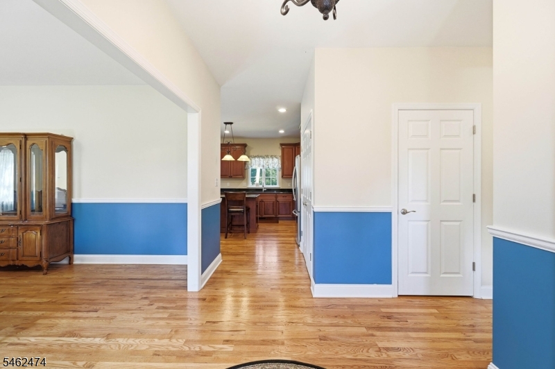 58 Leslie Dr