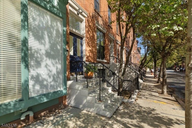 273 Monmouth St 273C