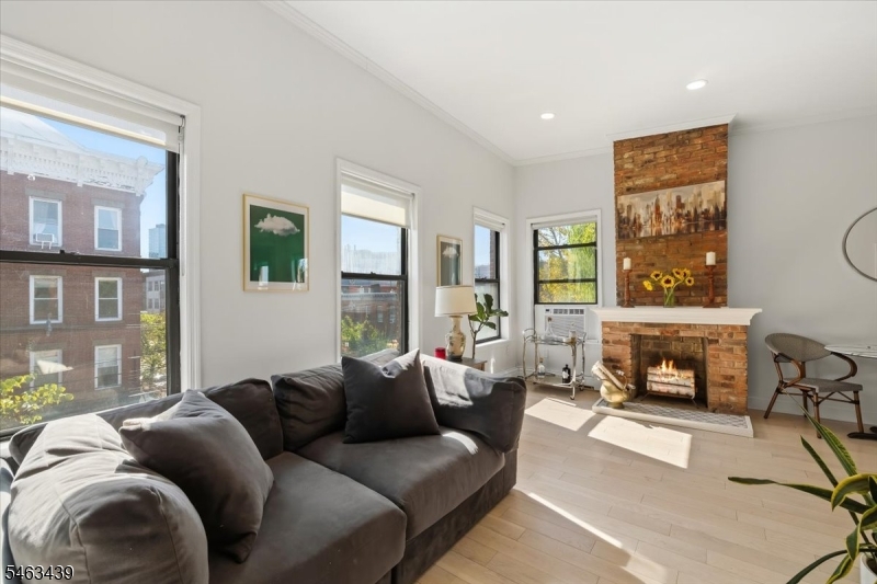 273 Monmouth St 273C