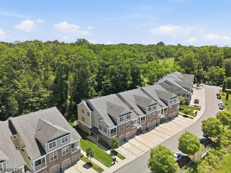 404 Waterview Ct