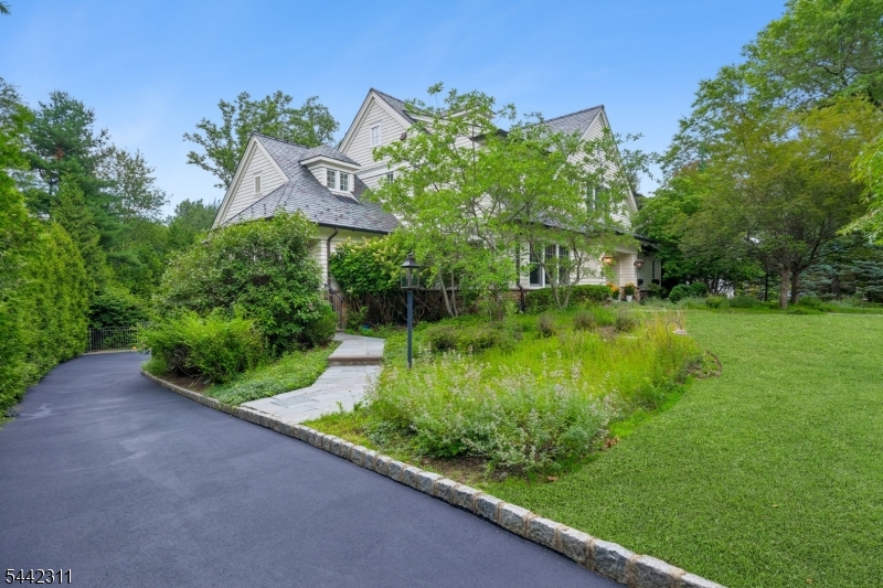 281 Long Hill Dr
