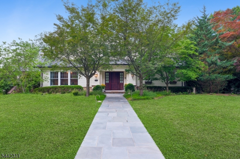 281 Long Hill Dr