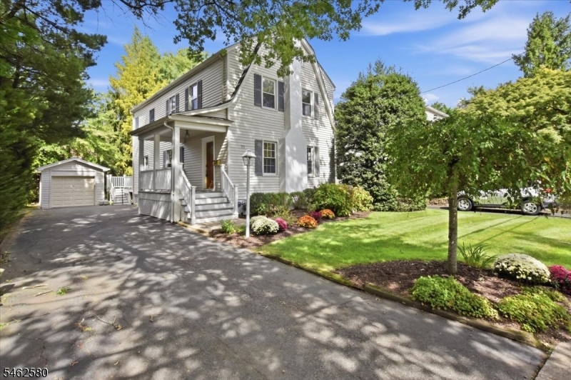 77 Meadowbrook Rd
