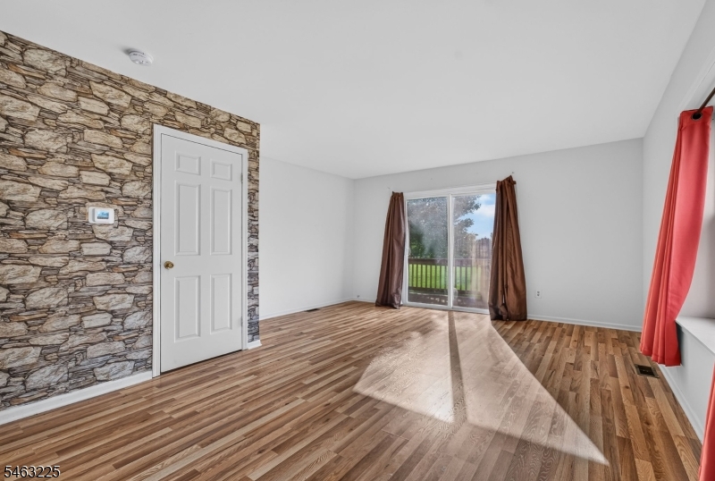 233 Spruce Ct