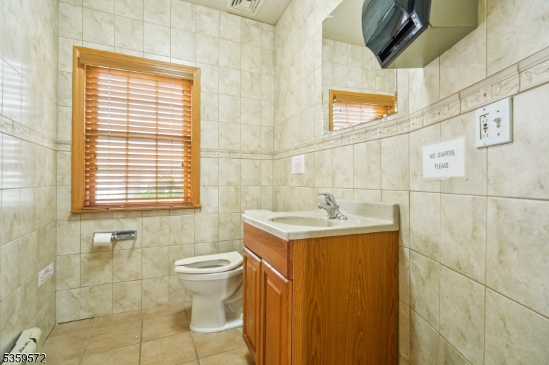 2nd fl Bathroom