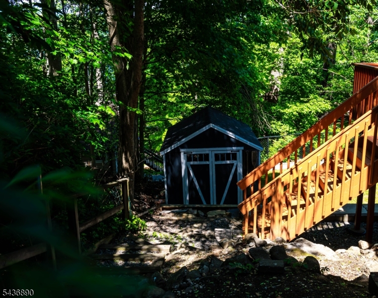 stairs to yard