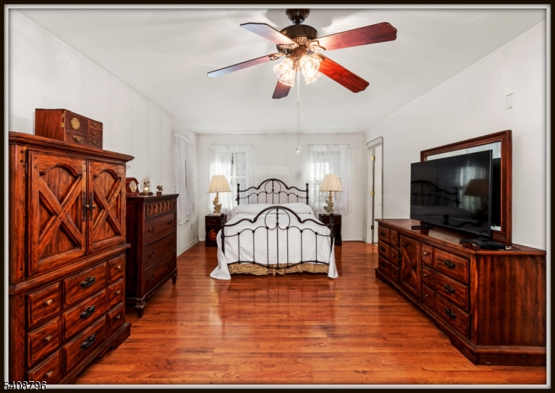 28 X 12 Primary Bedroom
