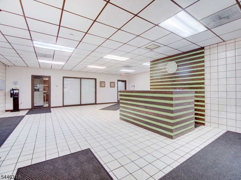 10 N Wood Ave 623