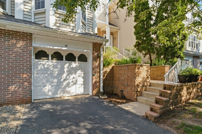 47 Lambiance Ct