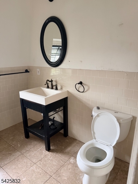 2nd floor bath