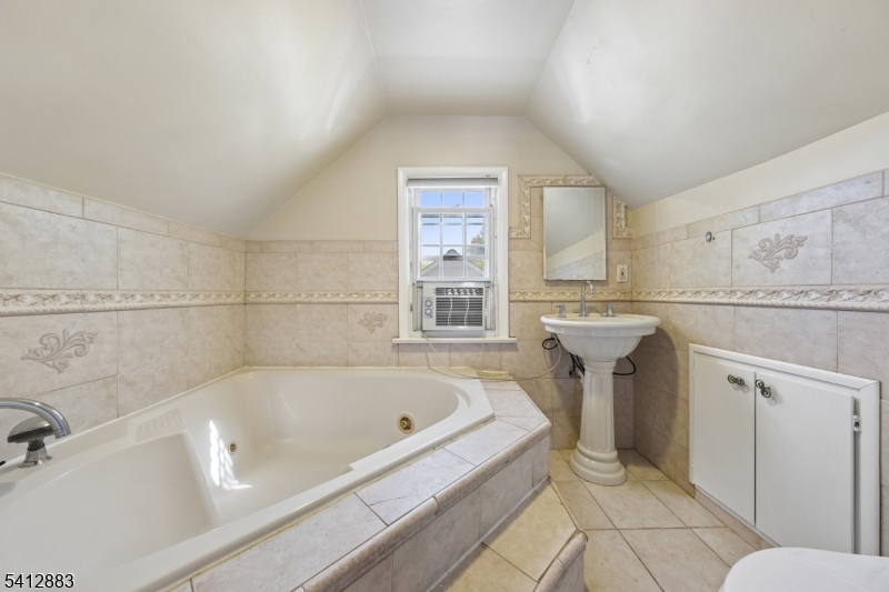 En Suite Bathroom