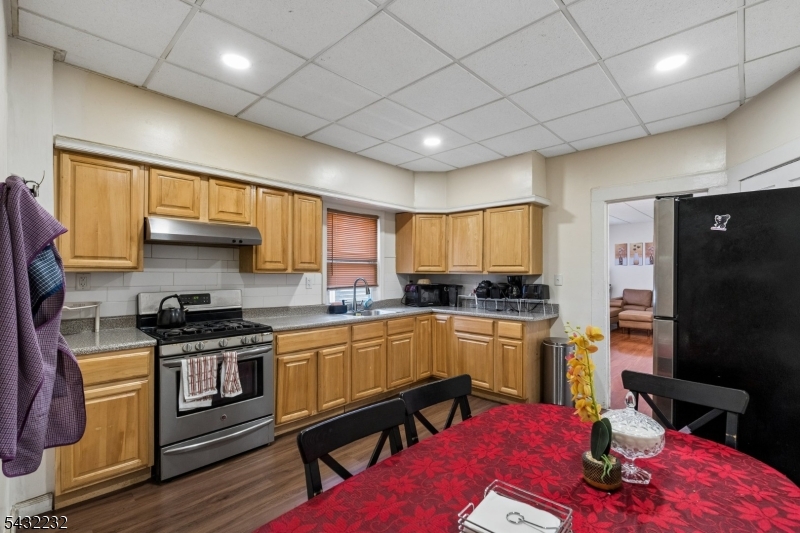 Unit 4 Kitchen