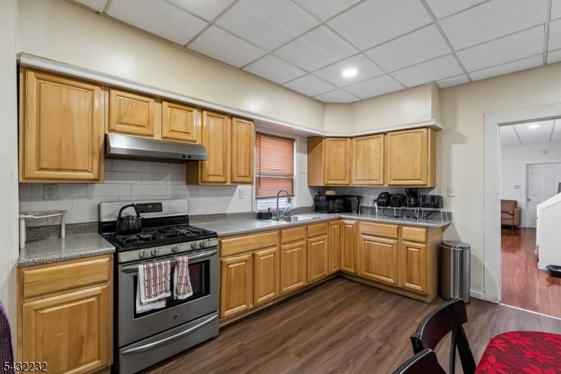 Unit 4 Kitchen