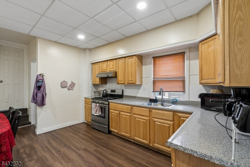 Unit 4 Kitchen