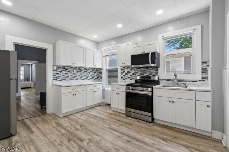 Unit 1 Eat In Kitchen