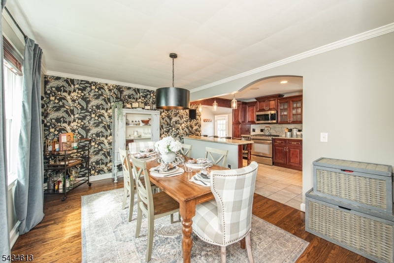 Gorgeous dining room