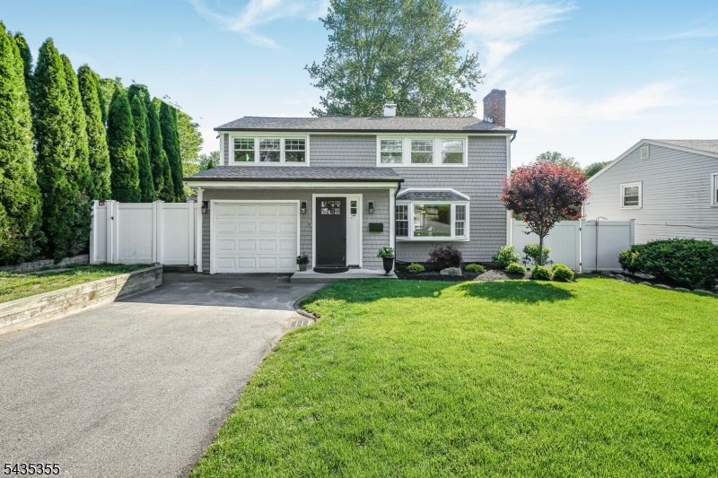 35 Stuart St, Waldwick Boro, NJ 07463 Listing Photo  0
