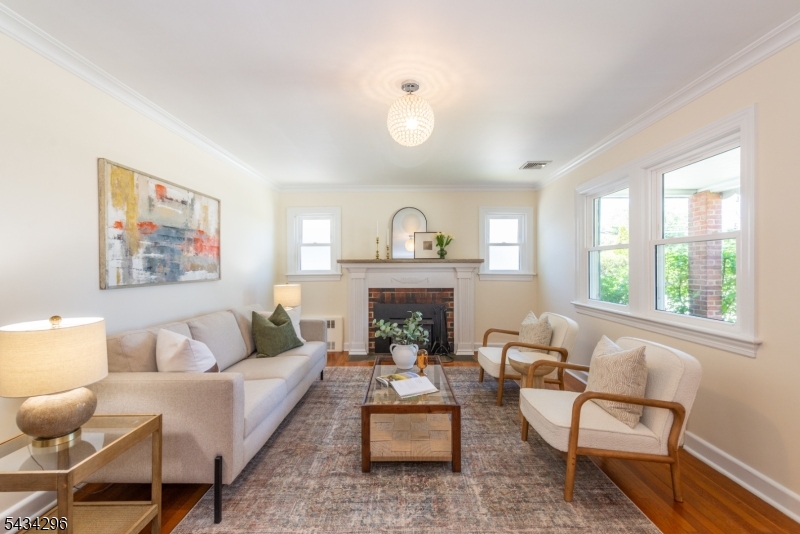 Living Roomq