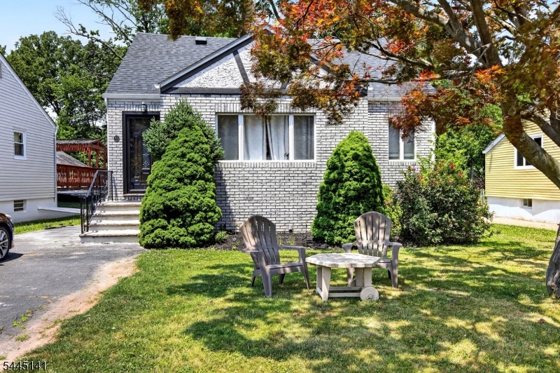 93 Gaywood Ave