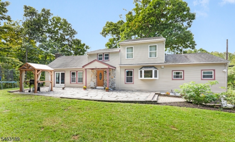 24 Shore Rd