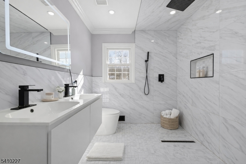 Hall Bath 1