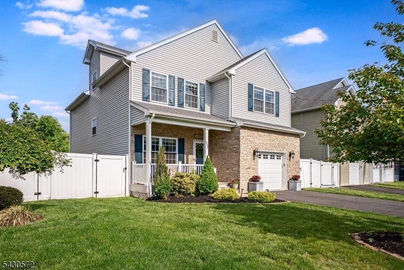 323 S Madison Ave, Dunellen Boro, NJ 08812 Listing Photo  0