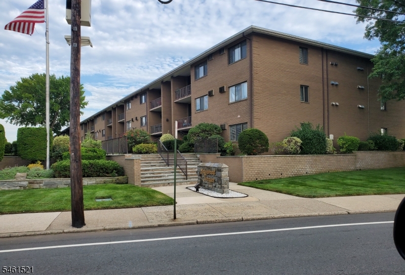 466 Liberty St 104