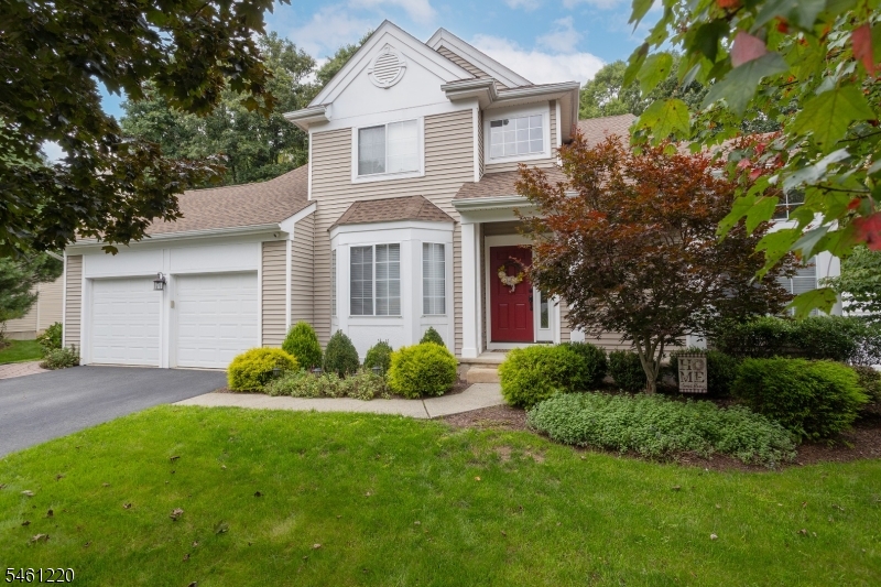 102 Connelly Ave