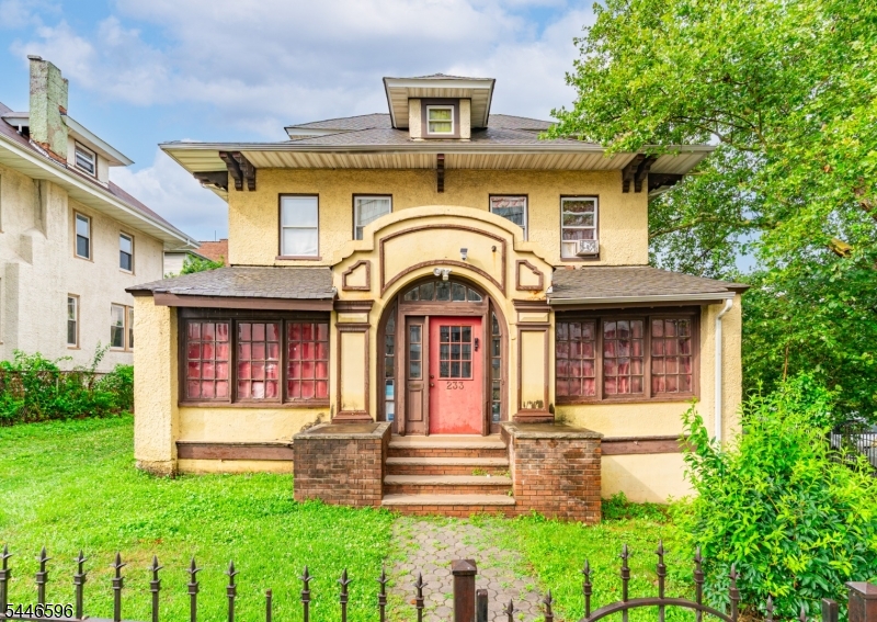 233 Meeker Ave