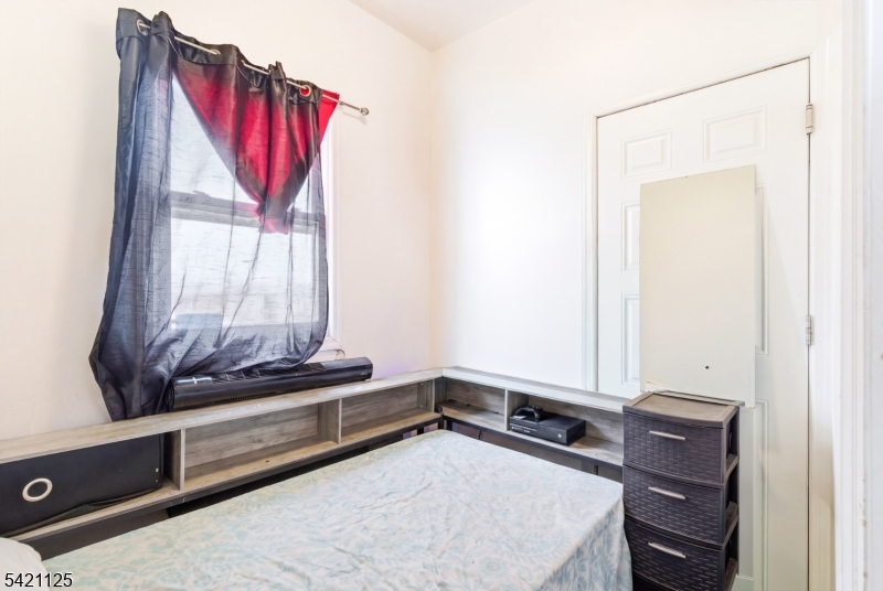 Apt 4